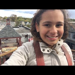 Meet your Posher, Daniella