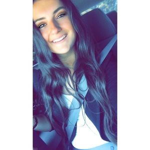 Meet your Posher, Ariana