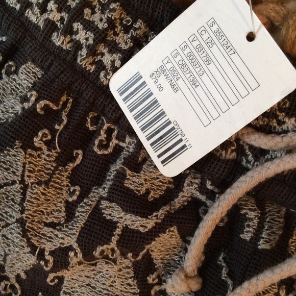 Urban Outfitters Ecote Embroidered Runner Short - Picture 3 of 4