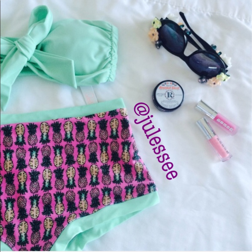 🎈SALE🎈🎉HPx2🎉•Lolli• High Waisted cheeky bikini