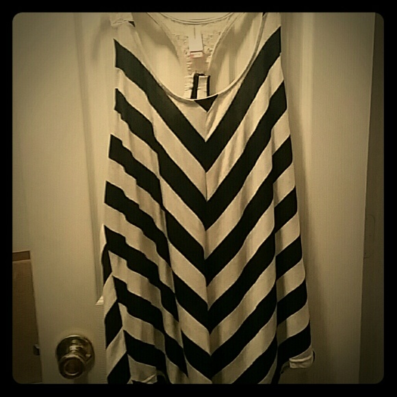 No boundaries Fashion Tank - Picture 1 of 2