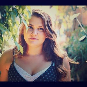 Meet your Posher, Alexis