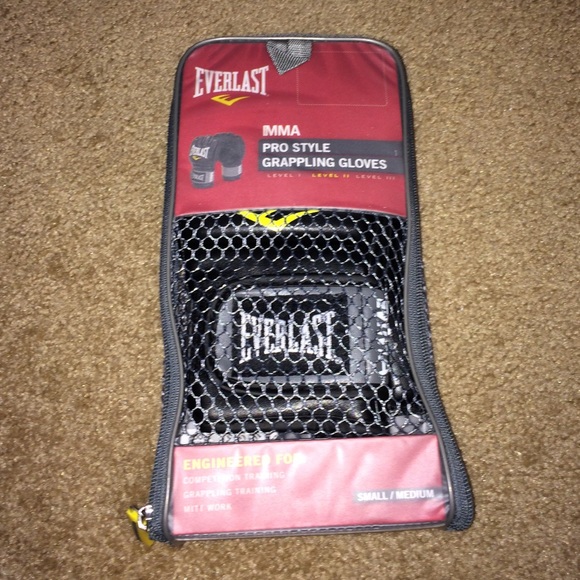 Everlast MMA Pro Style Grappling Gloves