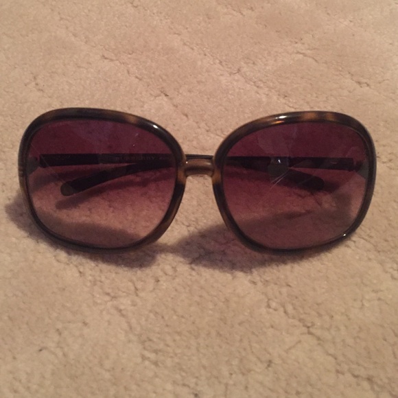 Burberry sunglasses with original case