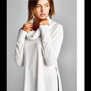 NWOT Beautiful cowel neck tunic!