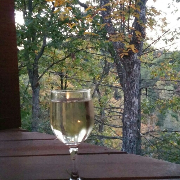 Meet your Posher, Sarah - Picture 1 of 1