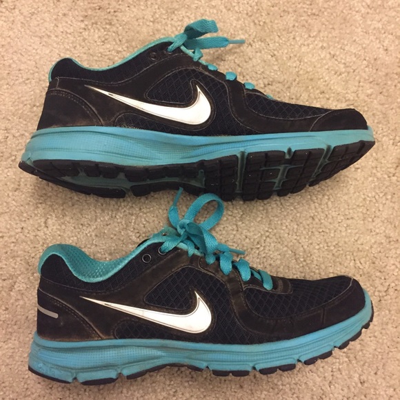 Nike air relentless running shoes