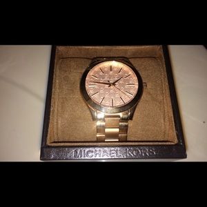 MICHAEL KORS ROSE GOLD WATCH