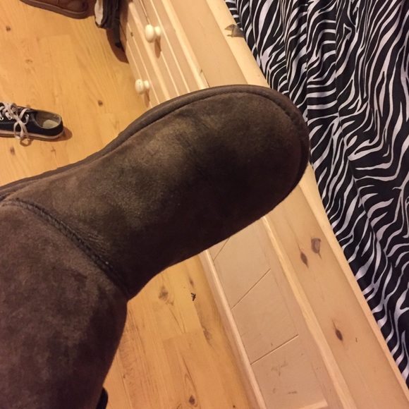 Used uggs - Picture 3 of 4