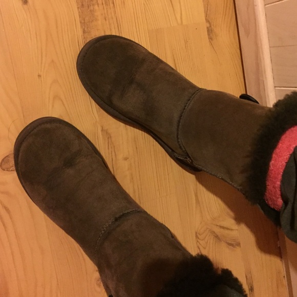 Used uggs - Picture 4 of 4