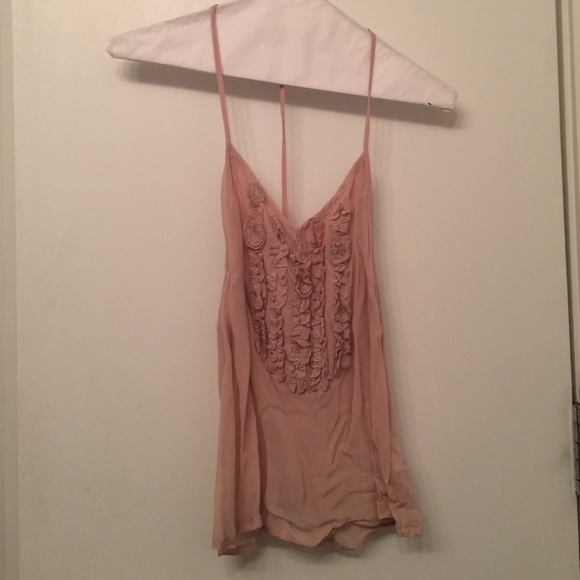 Cute light pink tank with flower details in front