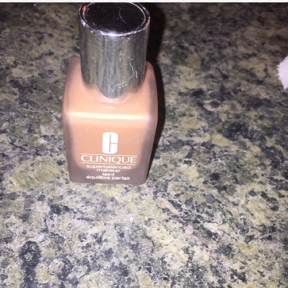 Clinique super balanced foundation