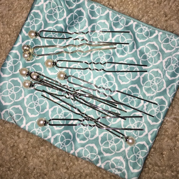Hair pins