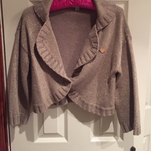 Adorable gold short sweater