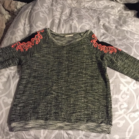 Sweatshirt