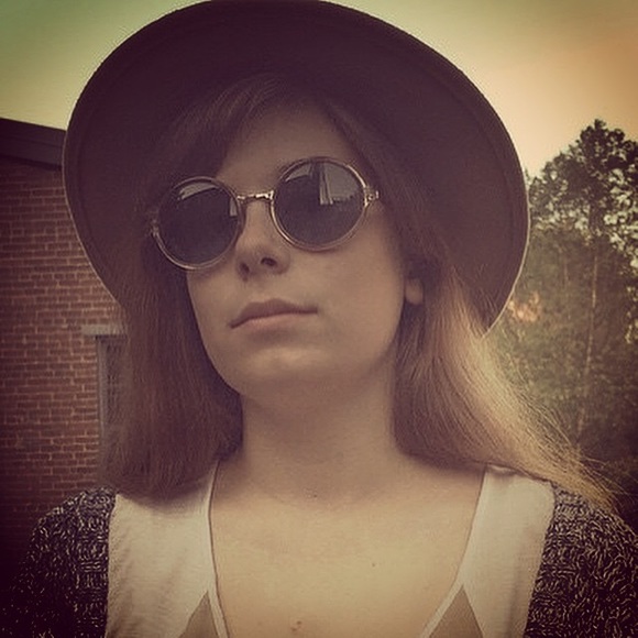 Meet your Posher, Dillon - Picture 1 of 1