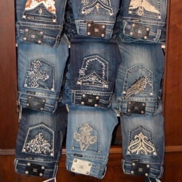 ISO Miss Me Jeans size 32 or 33 - Picture 1 of 1