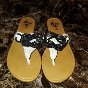 Kiss Me sandals