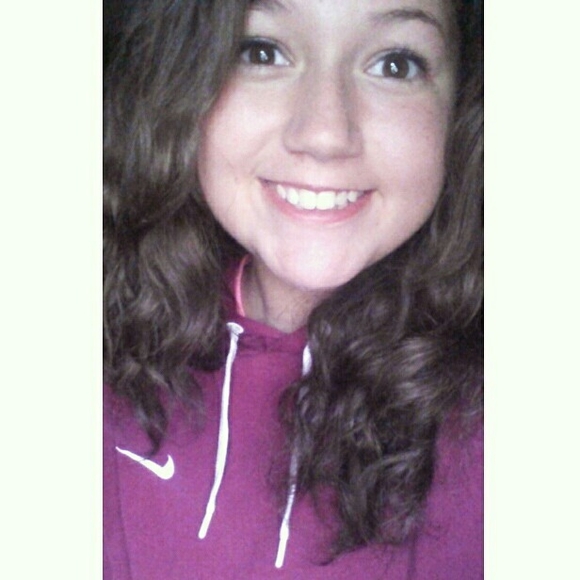 Meet your Posher, Danielle - Picture 1 of 1