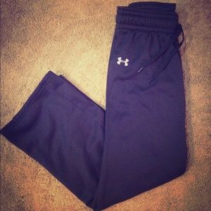 SMALL BLACK UNDER ARMOUR SWEATS - BARELY WORN