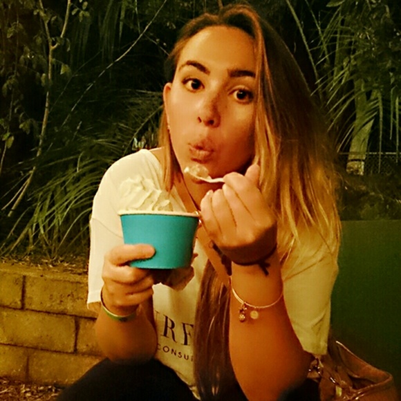 Meet your Posher, Nina - Picture 4 of 4