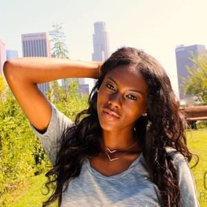 Meet your Posher, Aisha