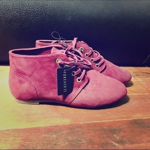 Maroon booties