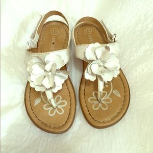 Cherokee brown leather toddler girl thong sandals