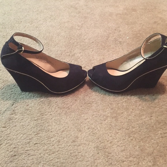 black winter ankle strap wedges - Picture 2 of 3