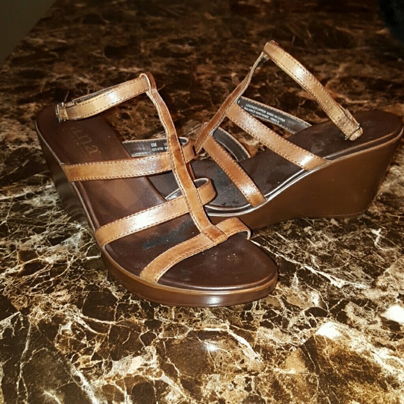 Cute little brown wedges