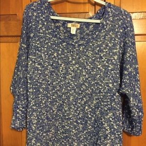 Tunic length sweater with 3/4 sleeves