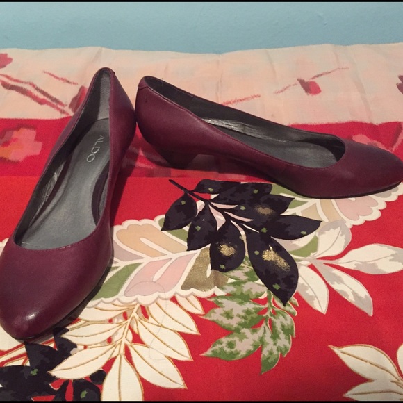 🐼ALDO- 2" rounded toe shoes