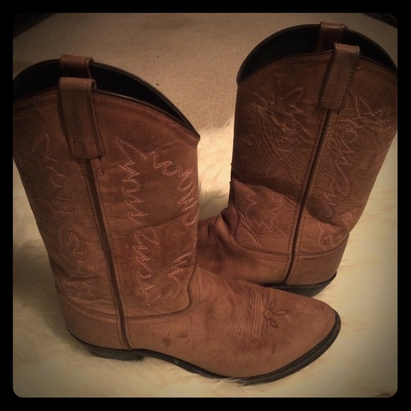 VINTAGE LEATHER COWBOY BOOTS!