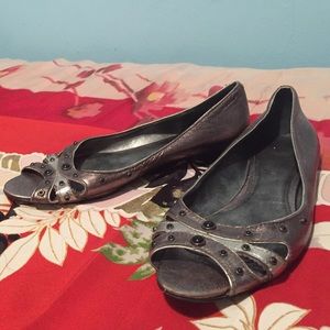 🐼NINE WEST- peep toe metallic flats