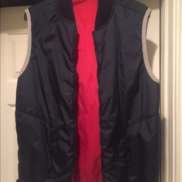 Reversible Tommy Hilfiger vest! - Picture 2 of 3