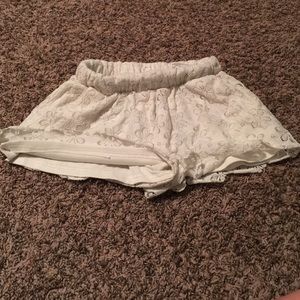 Shorts for sale!! Size medium!!