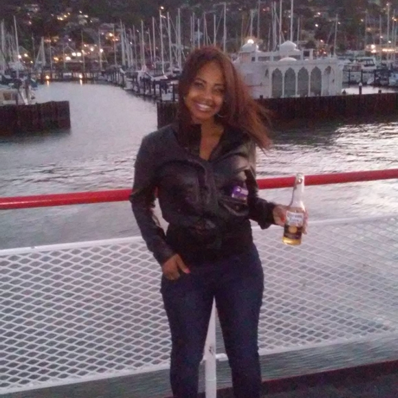 Meet your Posher, Laianna - Picture 1 of 1