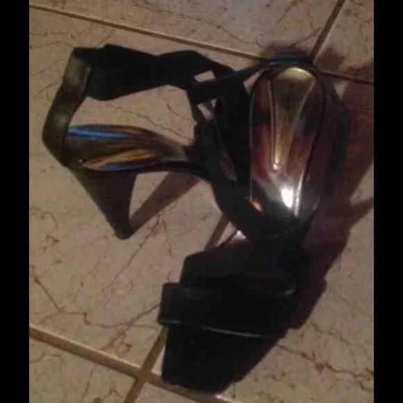 Kenneth Cole heels