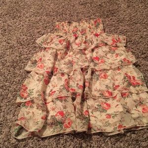 Cute dress for sale!! The top expands!