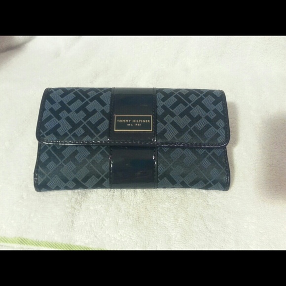 Tommy Hilfiger wallet