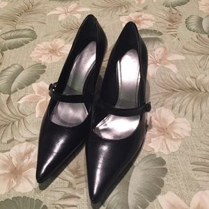 🌟BOGO50%OFF🌟 Black Nine West Pointy Toe Heels