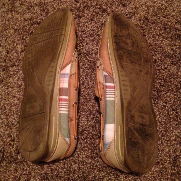 Cute plaid pattern Boat shoes! - Picture 3 of 3