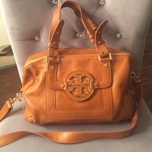Tory Burch Amanda Hobo bag with strap