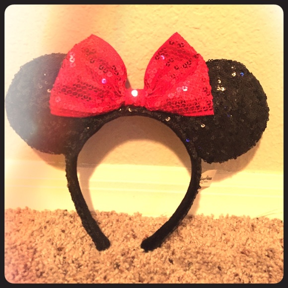 Minnie mouse ears!🐭