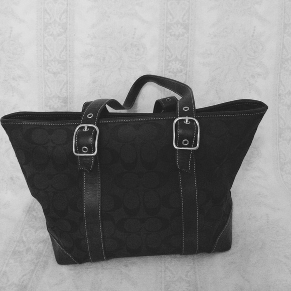 Coach Signature Bag - Picture 2 of 3