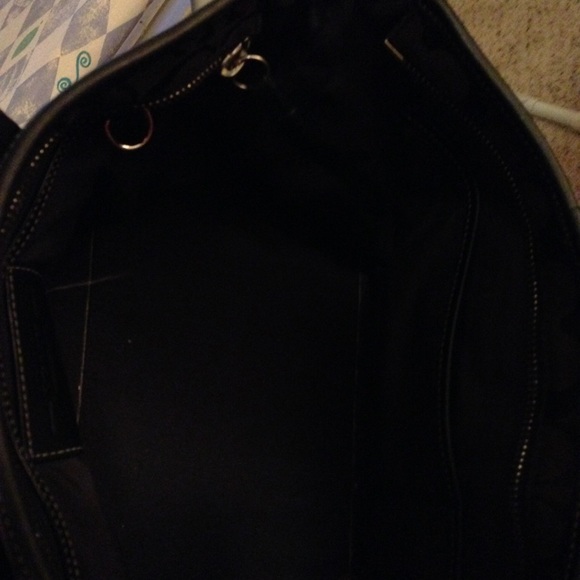Coach Signature Bag - Picture 3 of 3