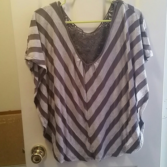 Striped blouse with lace back - Picture 1 of 2