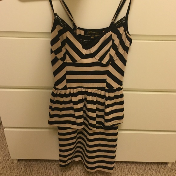 PEPLUM BLACK AND BEIGE DRESS WITH LACE