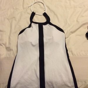 Lululemon top with built in bra - size 6