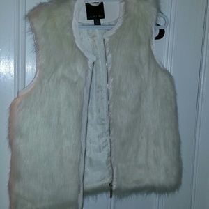 Fur vest